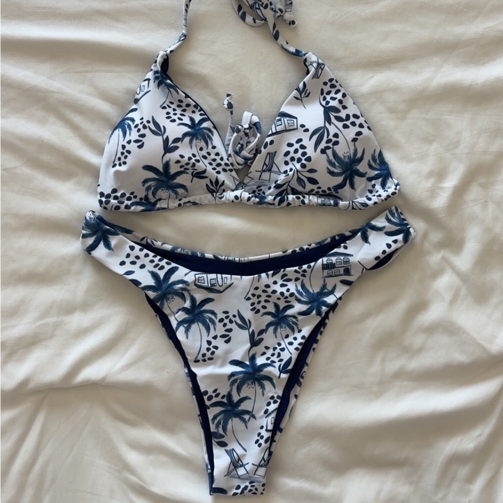 Beach theme bikini set